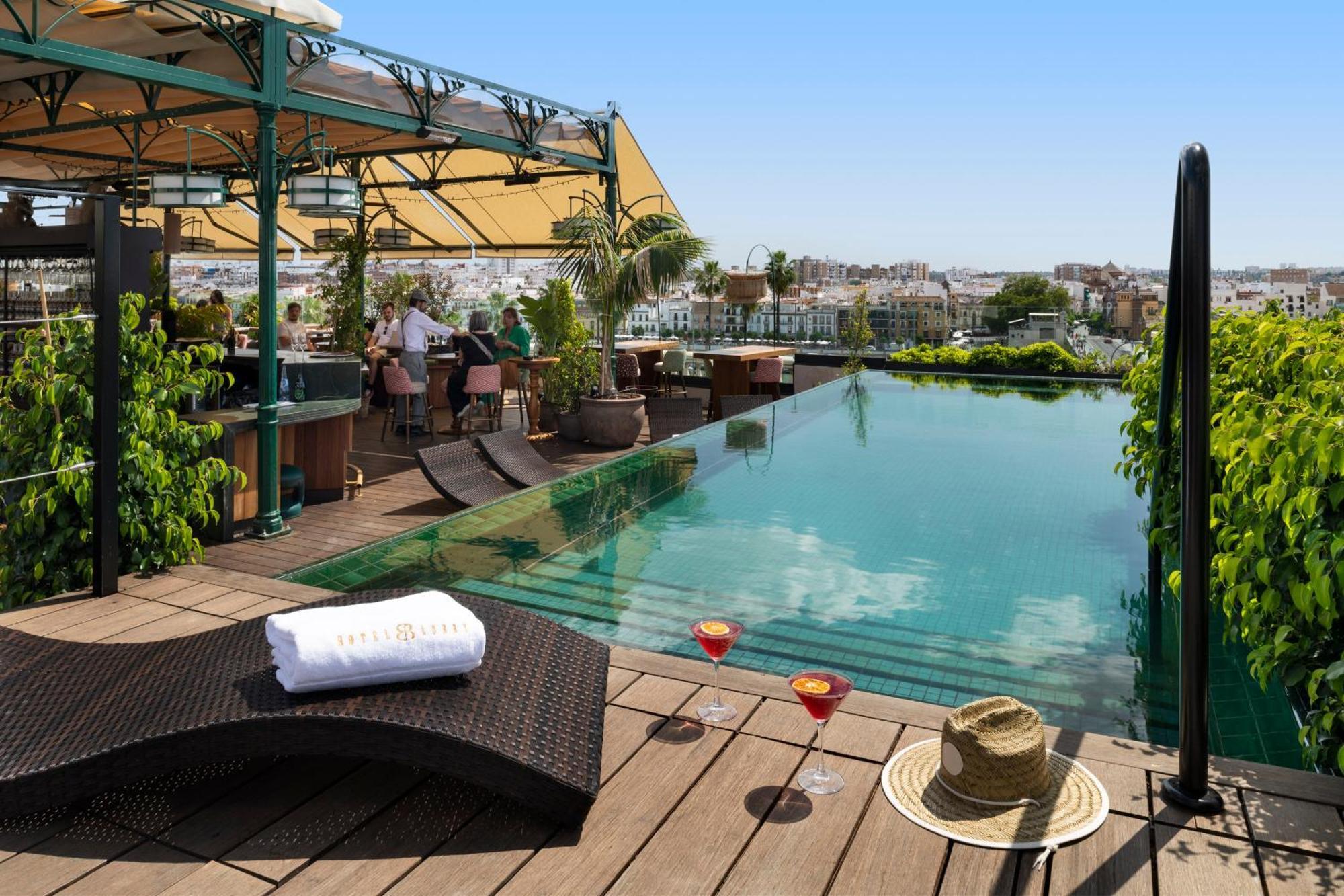Lobby Hotel 5*